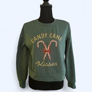 Only Green crewneck sweatshirt with candy cane kisses graphic Size Medium